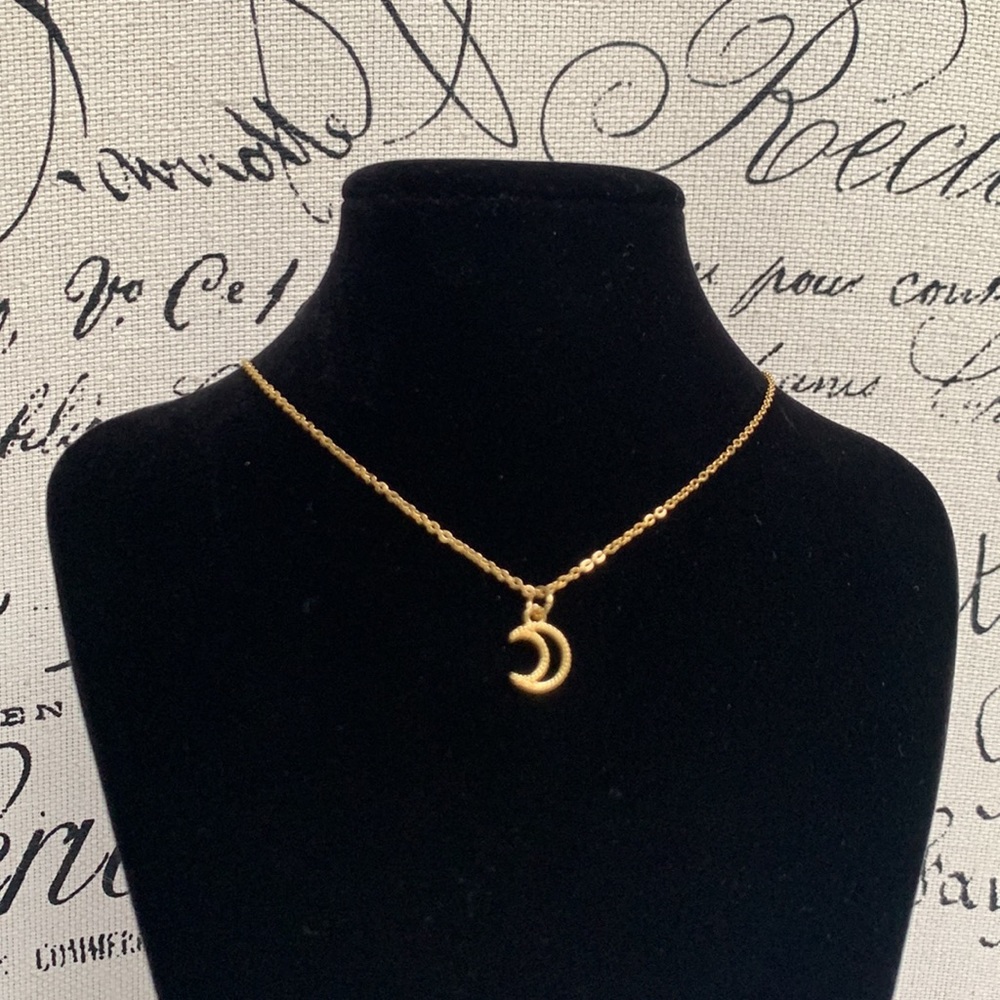BRAND NEW Gold Celestial Moon Necklace - Picture 3 of 6